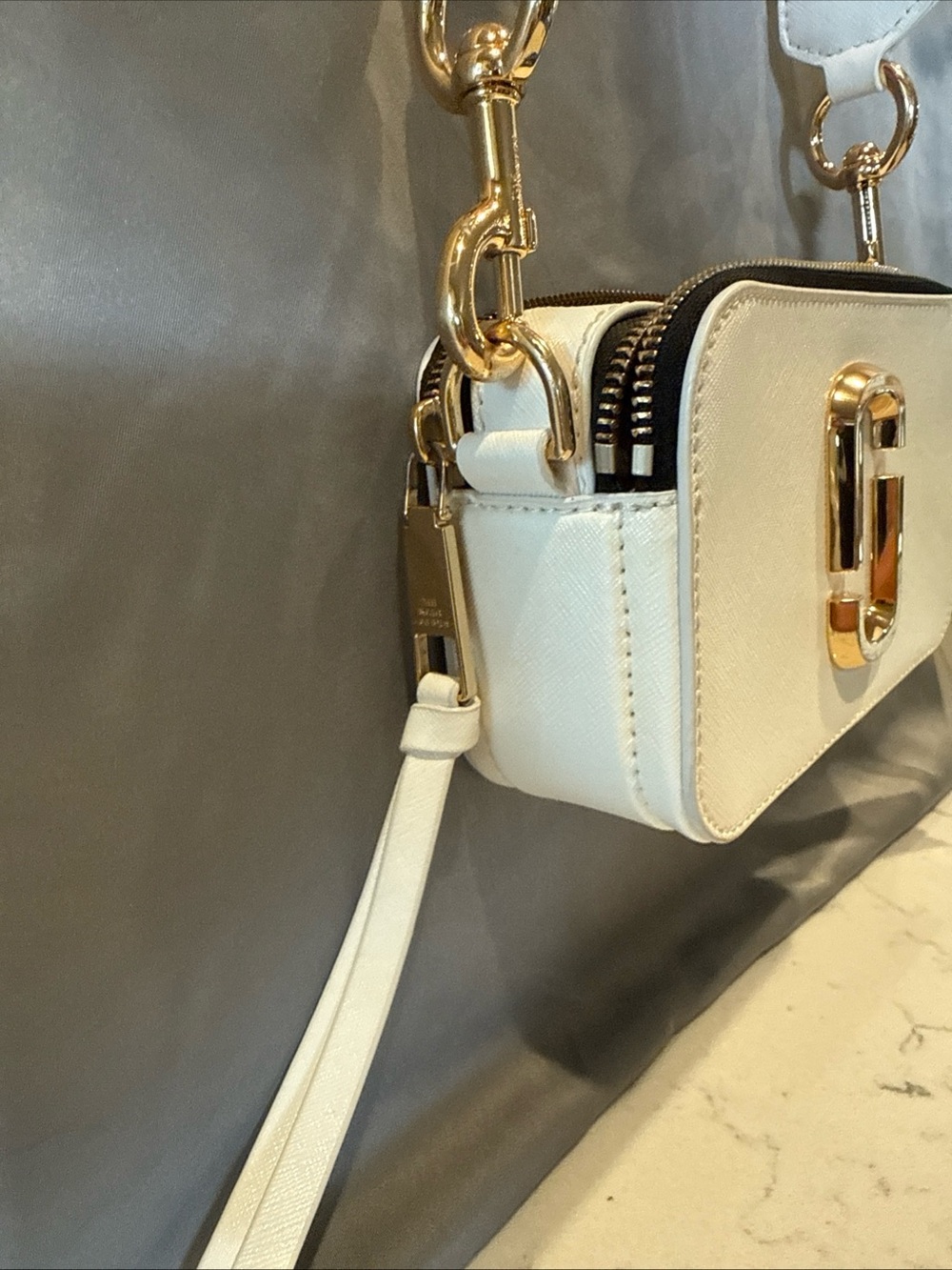 Marc Jacobs Cream Snapshot Crossbody with Red Polka Dot Strap - Picture 12 of 16